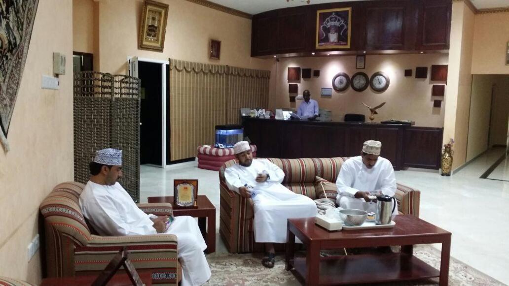 Al Ghazlan Hotel Sinaw Ruddah Bagian luar foto